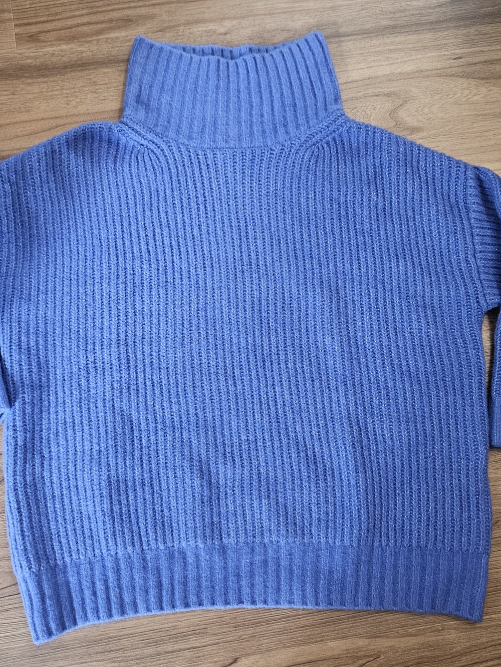 Scoop Brand Blue Ribbed Turtleneck Sweater. Size Lg.